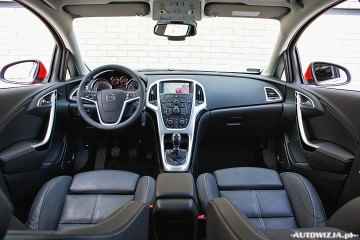 Wnętrze Opel Astra IV
