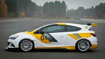 Opel Astra OPC w specyfikacji wyścigowej