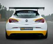 Opel Astra OPC w specyfikacji wyścigowej
