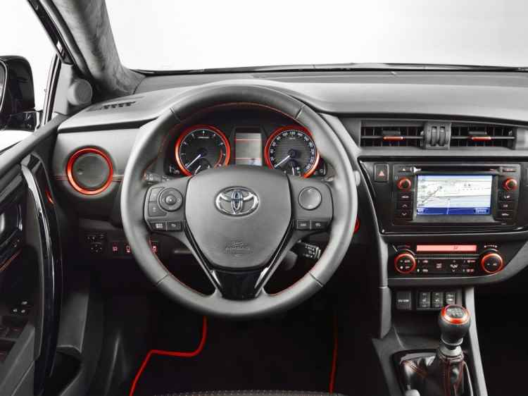 Toyota Auris Touring Sports Black
