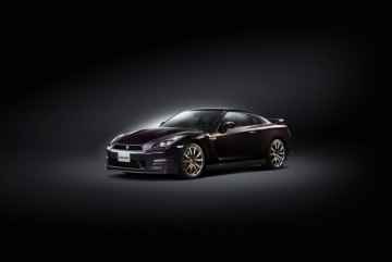 Nissan GT-R Midnight Opal