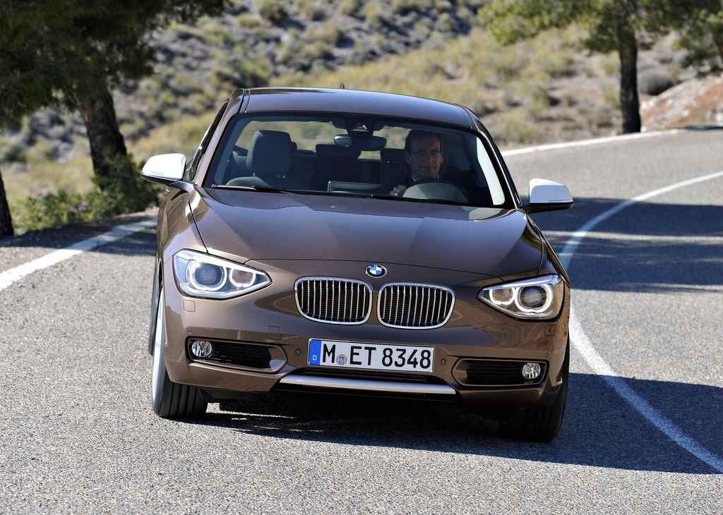 3drzwiowe BMW serii 1 znaczenie słowa „mniej