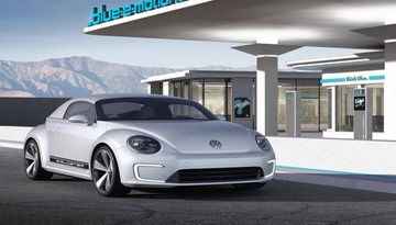 VW Jetta Hybrid i studyjny E-Bugster na NAIAS 2012