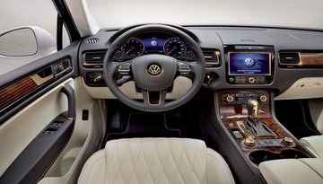 VW Touareg Gold Edition - pokryty złotem